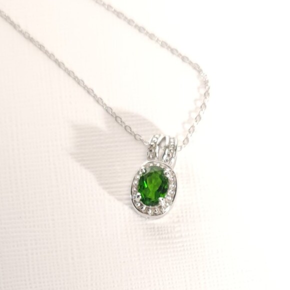 Chrome Diopside Pendant Necklace - Picture 6 of 10